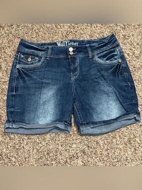 Women's size 16 shorts Wallflower Dark Blue Denim Shorts